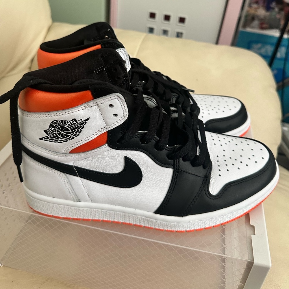 Air Jordan High - Picture 7 of 9